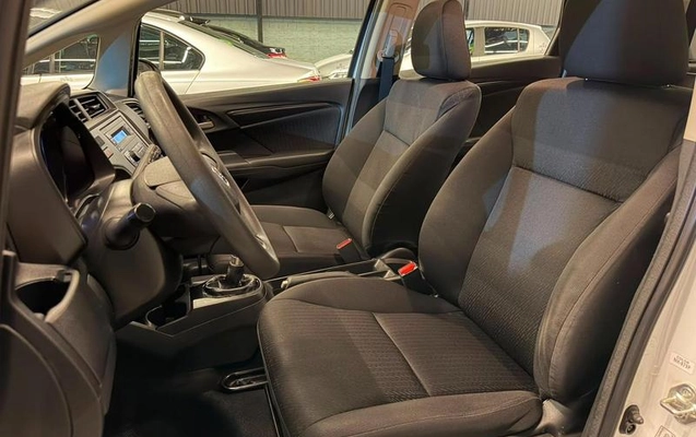imagem-https://www.socarrao.com.br/sc-vehicle-images-prod/2911863/1790100189156-8309891_1_B_0cddd8aa95.jpeg