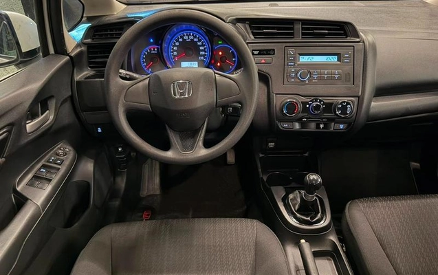 imagem-https://www.socarrao.com.br/sc-vehicle-images-prod/2911863/1790100189166-8309891_14_B_798cfe79f9.jpeg