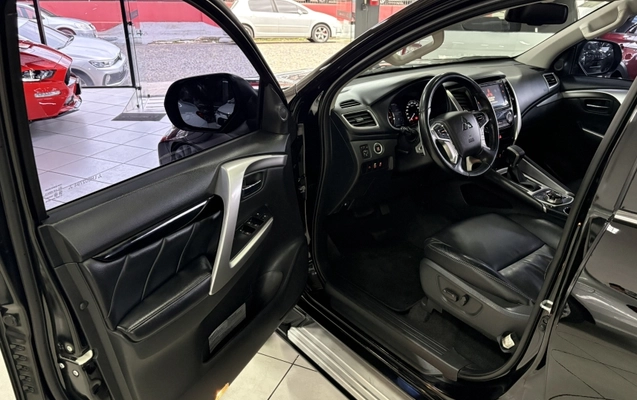 imagem-https://www.socarrao.com.br/sc-vehicle-images-prod/2912370/1785336386222-qLp2z5Q2diELHcGc9MNHrk2LXpGBLGGd.jpg
