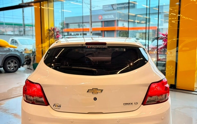 imagem-https://www.socarrao.com.br/sc-vehicle-images-prod/2912658/1785337155721-48173bcd-f658-4b73-ab13-7beb6fca5d7c.jpg
