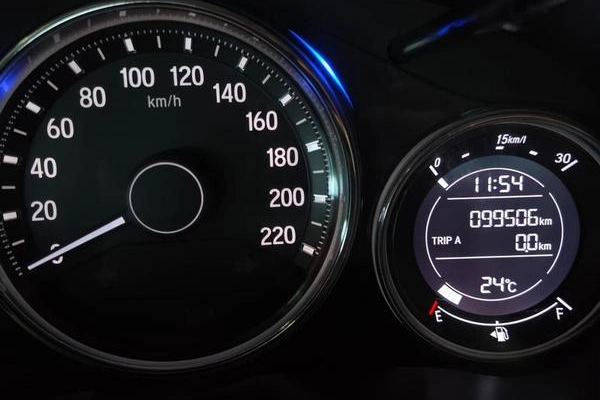 imagem-https://www.socarrao.com.br/sc-vehicle-images-prod/2912910/1785337601381-8186074_8_B_d2474024f9.jpeg