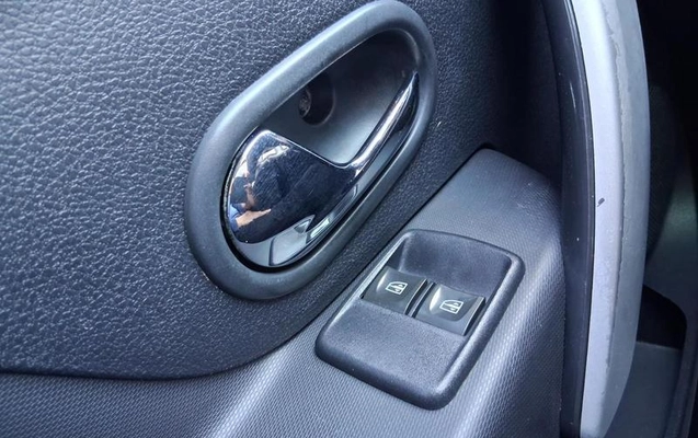 imagem-https://www.socarrao.com.br/sc-vehicle-images-prod/2912933/1788983298553-8319315_18_B_2b6a3c3ed8.jpeg
