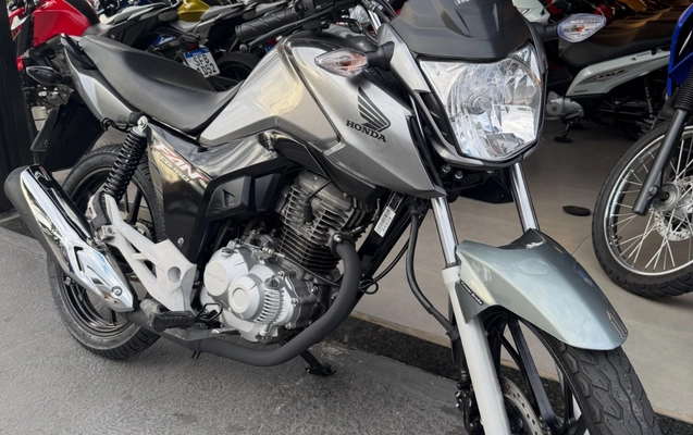 imagem-https://www.socarrao.com.br/sc-vehicle-images-prod/2913387/1785338872314-NzQyMzA5MDc5XzE4MTE4MDU4MTkxODQyMjQ4XzYzMjM4ODQ1MzAwNzY5NDAzNDZfbi5qcGc.jpg