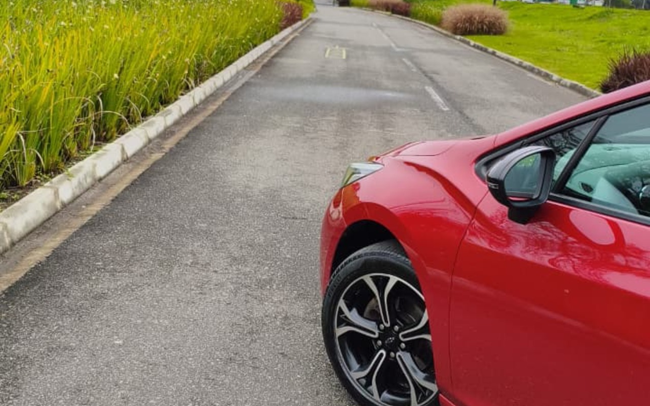 imagem-https://www.socarrao.com.br/sc-vehicle-images-prod/2914097/1785340421768-V2hhdHNBcHAgSW1hZ2UgMjAyNi0wNy0yNSBhdCAxNS41My4xNyAoMSkuanBlZw.jpeg
