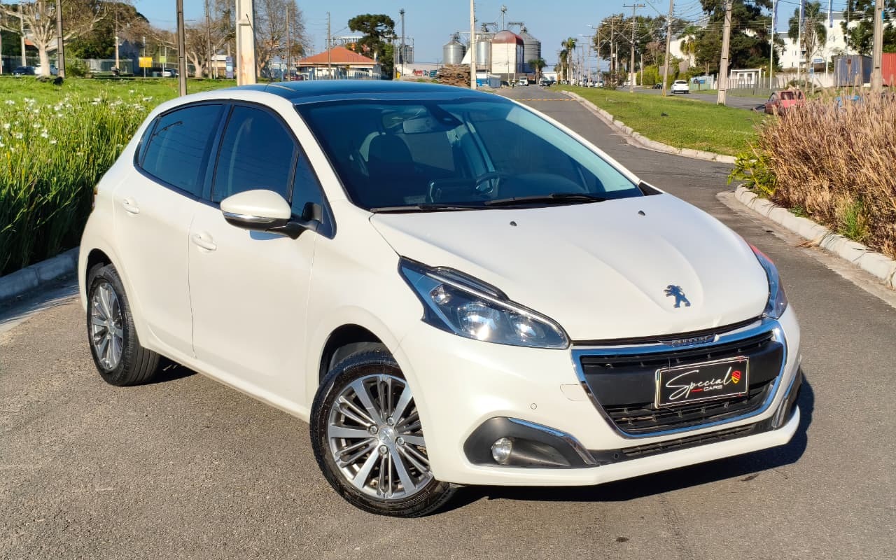 Peugeot 208 Griffe 1.6 Flex 16V 5p Aut. na cor Branco em Pinhais / PR - 2915040