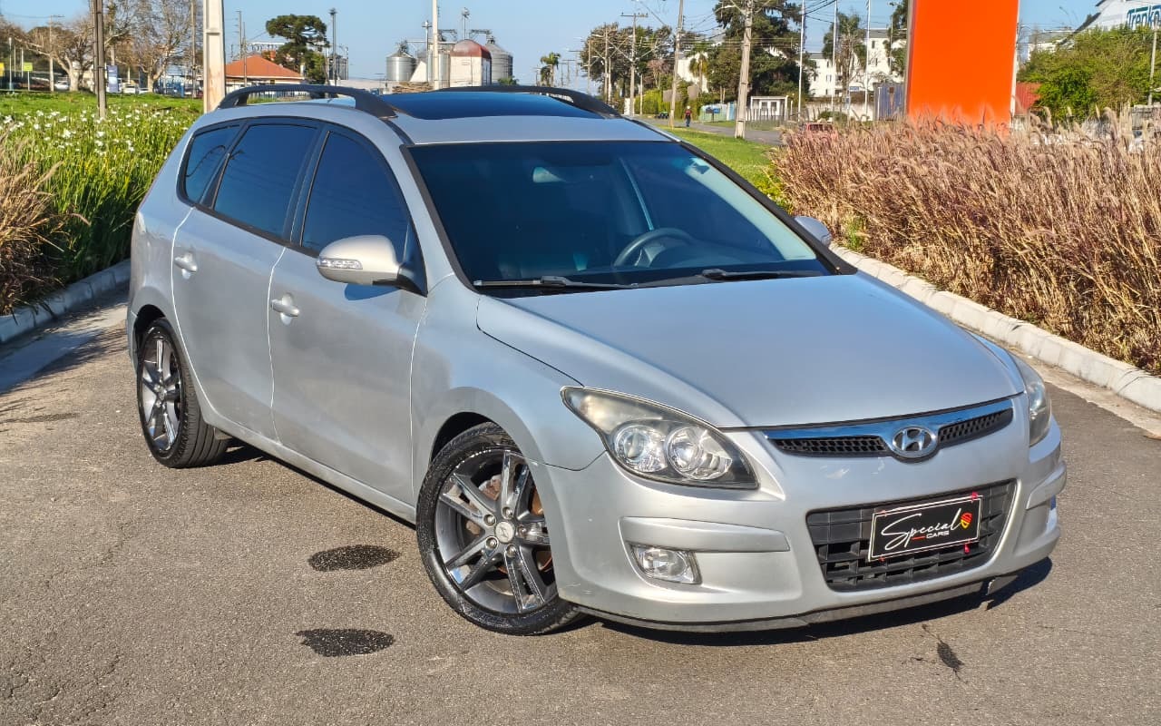 Hyundai i30cw 2.0 16V 145cv Aut. 5p na cor Prata em Pinhais / PR - 2915418