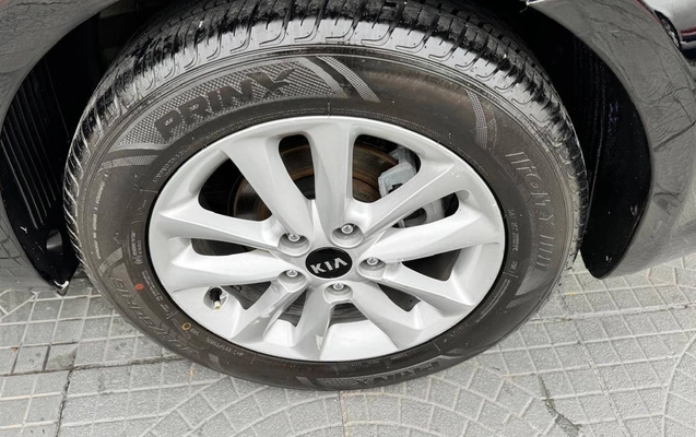 imagem-https://www.socarrao.com.br/sc-vehicle-images-prod/2916498/1789041559392-abc8b6e3479a4d83870e1214513ac044_1785345882182.jpg