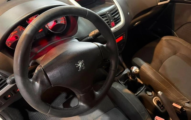 imagem-https://www.socarrao.com.br/sc-vehicle-images-prod/2917285/1788975656702-8292601_8_B_022b0214b1.jpeg