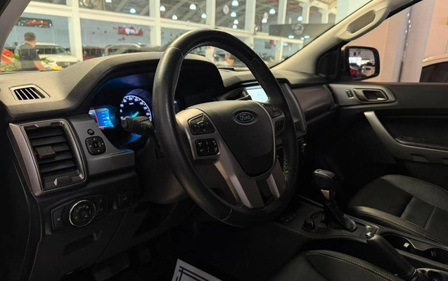 imagem-https://www.socarrao.com.br/sc-vehicle-images-prod/2918487/1789073944483-8324347_8_B_e0ab66beac.jpeg