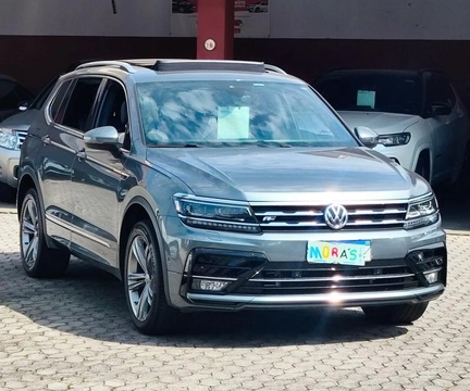 Volkswagen Tiguan 2021 Cinza — foto 1 de 3