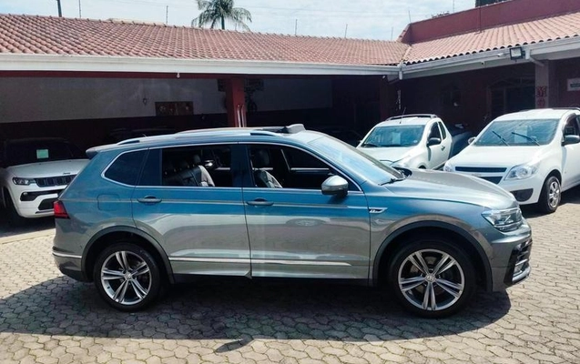 imagem-https://www.socarrao.com.br/sc-vehicle-images-prod/2918968/1787943329593-8325692_7_B_362527f489.jpeg