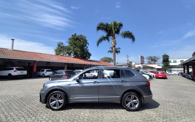imagem-https://www.socarrao.com.br/sc-vehicle-images-prod/2918968/1787943329600-8325692_15_B_cacd75d89f.jpeg