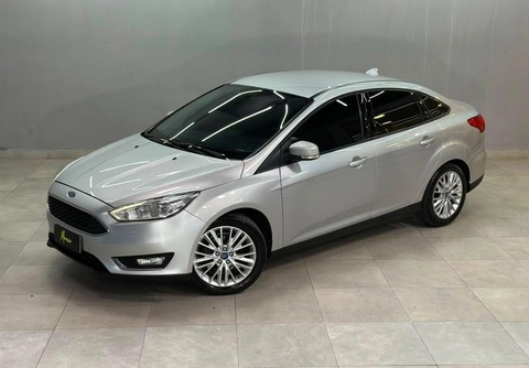 Ford Focus 2018 Prata — foto 1 de 3