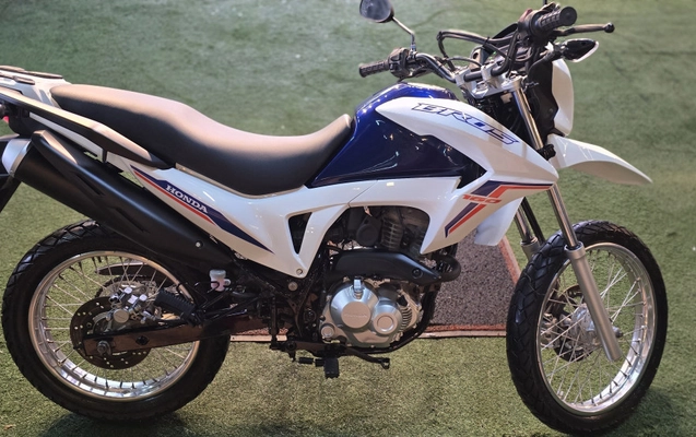 imagem-https://www.socarrao.com.br/sc-vehicle-images-prod/2919883/1785354009962-AfOjOyItAxKzaZbLQYWCnMd4qvRzhepD.jpg