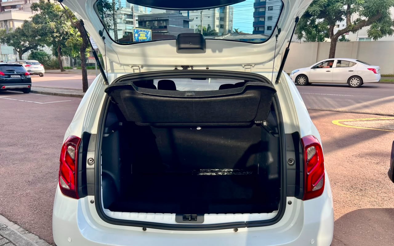 imagem-https://www.socarrao.com.br/sc-vehicle-images-prod/2919884/1785354011763-NjQ0NjI0NjctNjRhYi00MzZiLWE2ZWUtNmM5ZTc3YTY3OGIwLmpwZw.jpg