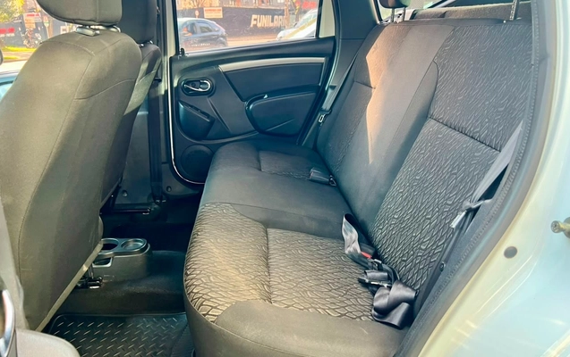 imagem-https://www.socarrao.com.br/sc-vehicle-images-prod/2919884/1785354012138-ODkzNjQ1MTctOTY4Ni00NDg5LWEyMTctYWUwOTdlNzUwODM4LmpwZw.jpg