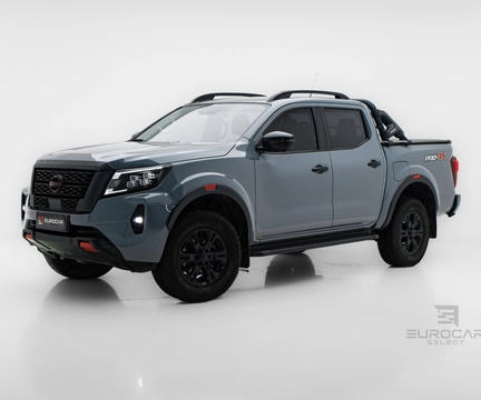 Nissan Frontier 2024 Cinza — foto 1 de 3