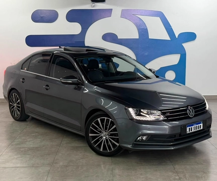 Volkswagen Jetta 2017 Cinza — foto 1 de 3