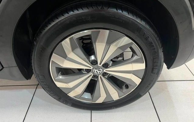 imagem-https://www.socarrao.com.br/sc-vehicle-images-prod/2923155/1787489384813-8329640_12_B_dd6ddfaf56.jpeg