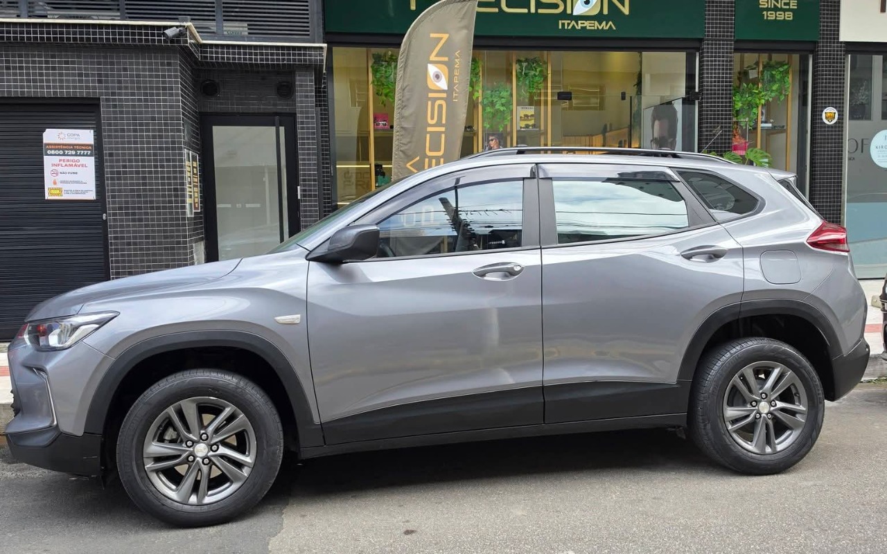 Chevrolet Tracker 2023 Cinza — foto 1 de 3