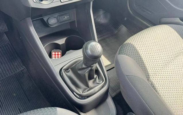 imagem-https://www.socarrao.com.br/sc-vehicle-images-prod/2930/1789388540157-7503108_15_B_7a034be0f2.jpeg