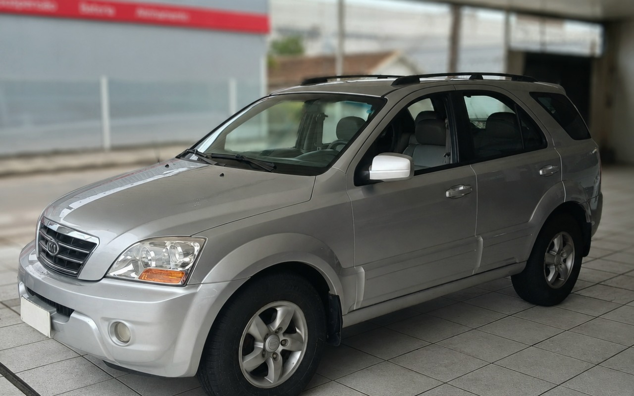 Kia Sorento 2008 Prata — foto 1 de 3