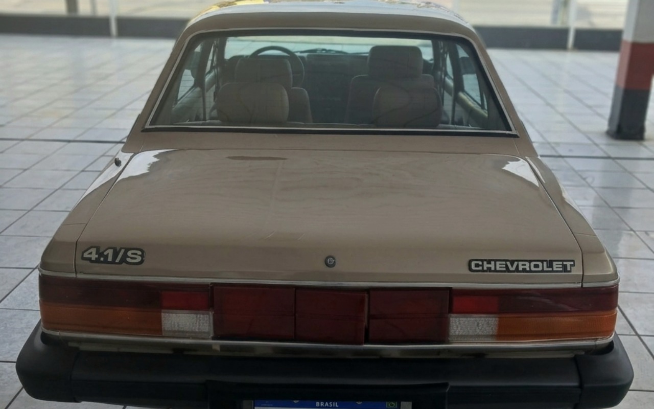 imagem-https://www.socarrao.com.br/sc-vehicle-images-prod/2937308/1785414239648-MTc4NDY0MjE4MjkwMS5wbmc.png