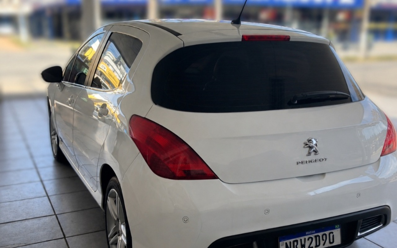imagem-https://www.socarrao.com.br/sc-vehicle-images-prod/2937406/1785414989768-U2NyZWVuc2hvdF8yMDI2MDczMF8wOTM0NTRfR2FsbGVyeS5qcGc.jpg
