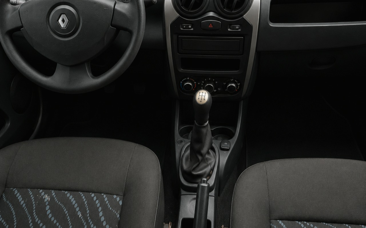 imagem-https://www.socarrao.com.br/sc-vehicle-images-prod/2937482/1785415127320-ZmlsZV8wMDAwMDAwMDQwODg4MjBlYjQ4NDc0NjUxZWU5ZWU0Ni5wbmc.png