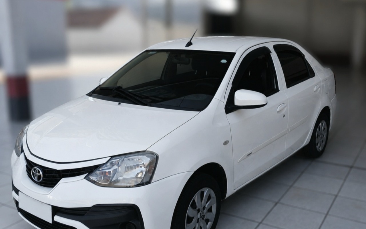 Toyota Etios 2018 Branco — foto 1 de 3