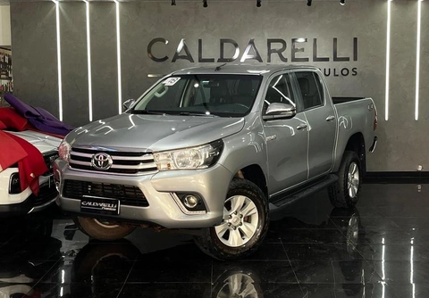 Toyota Hilux 2018 Prata — foto 1 de 3