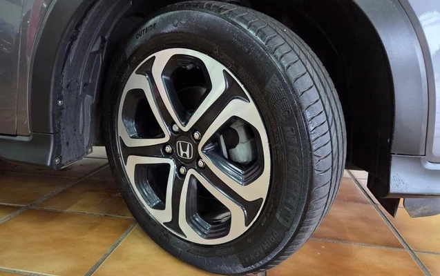 imagem-https://www.socarrao.com.br/sc-vehicle-images-prod/2937844/1789067254967-8257727_11_B_6e6235cae1.jpeg