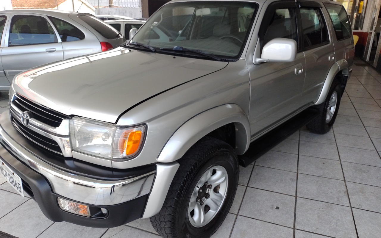 Toyota Hilux SW4 4x4 3.0 8V TB Diesel 2002 Prata — foto 1 de 3