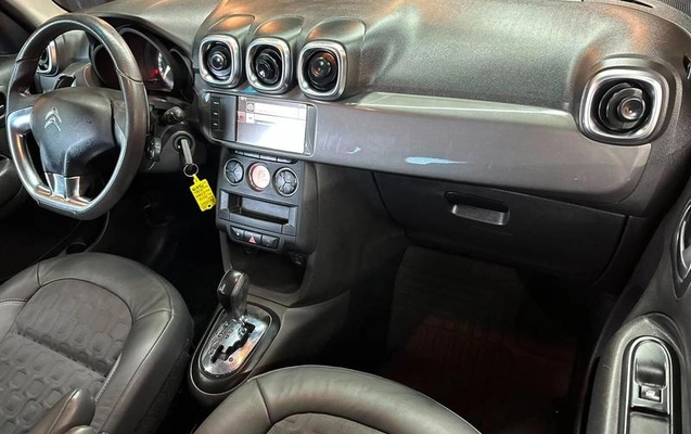 imagem-https://www.socarrao.com.br/sc-vehicle-images-prod/2938450/1787575841978-8303070_10_B_e88af189e1.jpeg