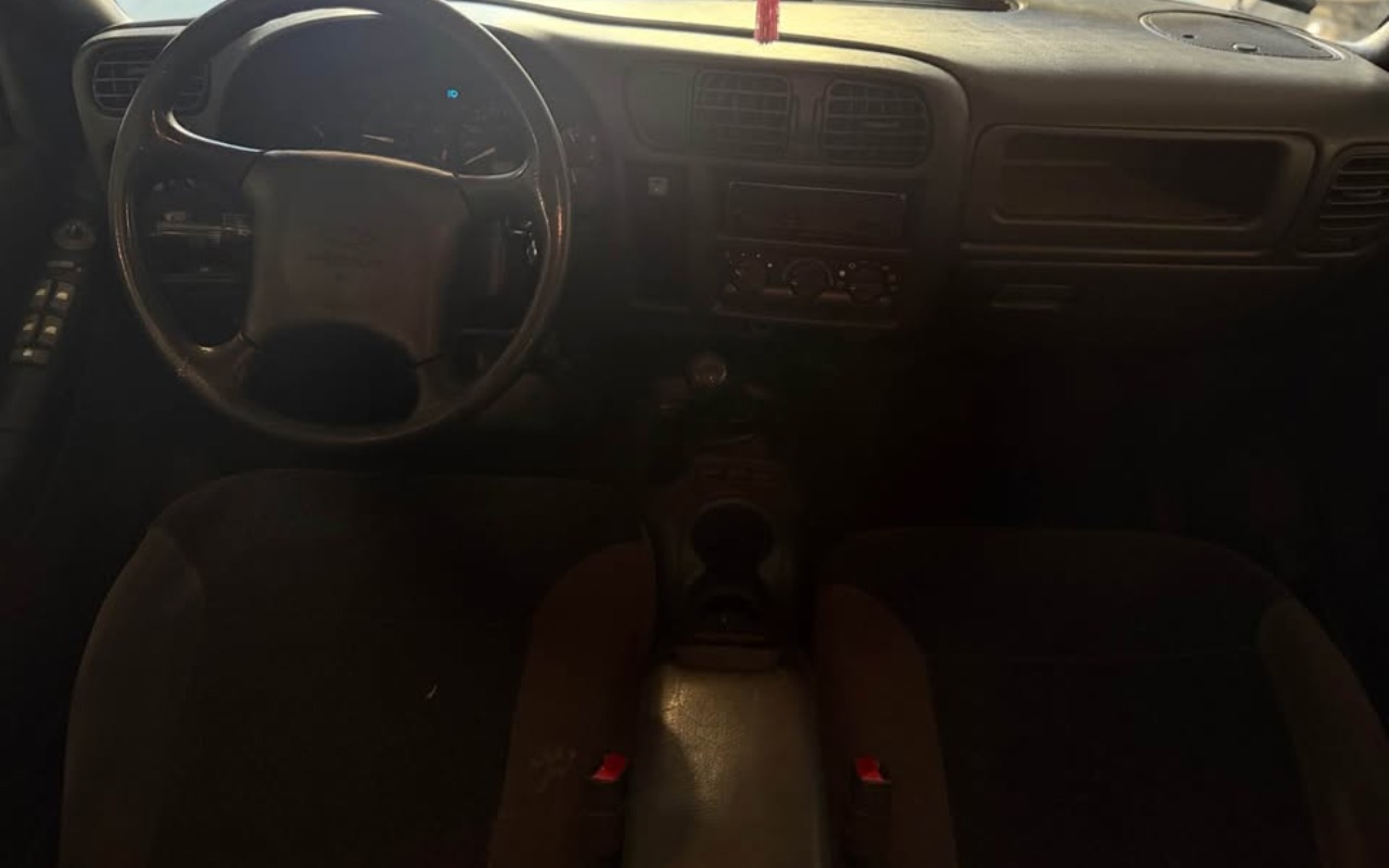 imagem-https://www.socarrao.com.br/sc-vehicle-images-prod/2938551/1785417287738-UzEwIDIwMDExNC5qcGc.jpg