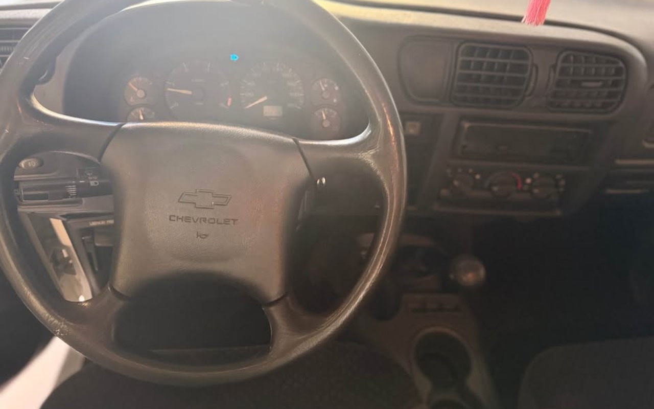 imagem-https://www.socarrao.com.br/sc-vehicle-images-prod/2938551/1785417287827-UzEwIDIwMDExNS5qcGc.jpg