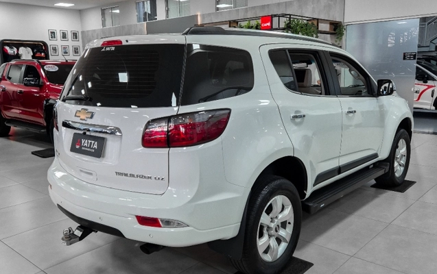 imagem-https://www.socarrao.com.br/sc-vehicle-images-prod/2938868/1788440374293-W9ipEpGu9WPs9Rhi4fAnNq8F0VttVU3W.jpg