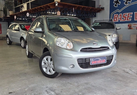 Nissan MARCH 2014 Cinza — foto 1 de 3