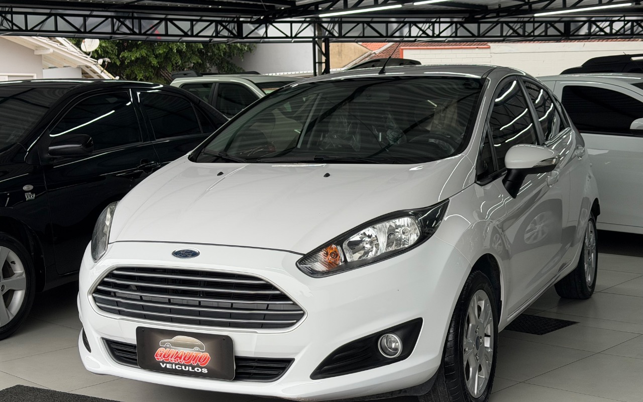 Ford Fiesta 2017 Branco — foto 1 de 3