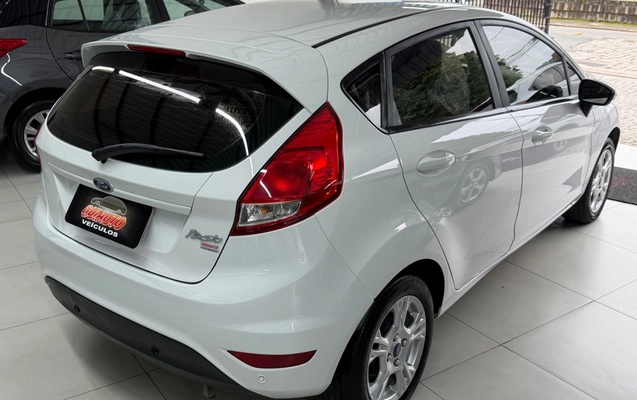 imagem-https://www.socarrao.com.br/sc-vehicle-images-prod/2940030/1785421054941-SU1HXzEzMDIuanBlZw.jpeg