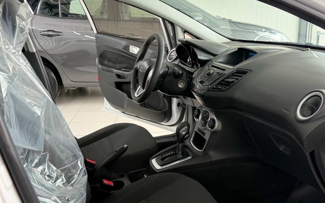 imagem-https://www.socarrao.com.br/sc-vehicle-images-prod/2940030/1785421055078-SU1HXzEzMDYuanBlZw.jpeg