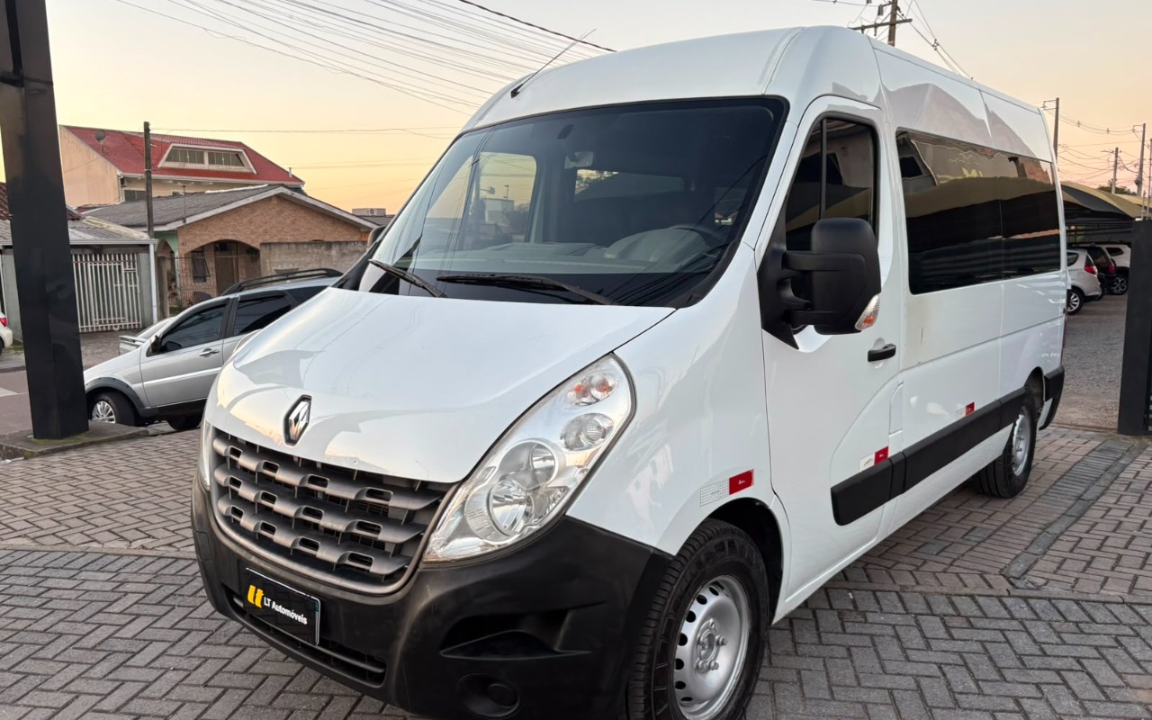 Renault Master 2015 Branco — foto 1 de 3