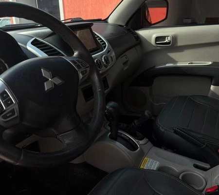 imagem-https://www.socarrao.com.br/sc-vehicle-images-prod/2941060/1785423420454-7967711_10_B_568bae25c2.jpeg