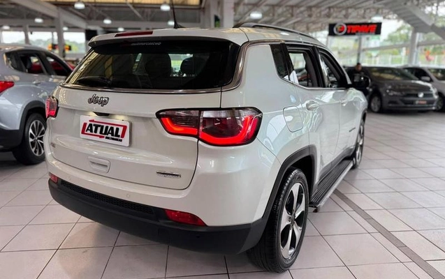 imagem-https://www.socarrao.com.br/sc-vehicle-images-prod/2941585/1787843020061-8320605_14_B_0bfe5f74a2.jpeg
