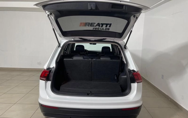 imagem-https://www.socarrao.com.br/sc-vehicle-images-prod/2943955/1790002465127-8330901_12_B_a2d209381a.jpeg