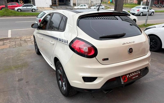 imagem-https://www.socarrao.com.br/sc-vehicle-images-prod/2944389/1785870948547-8327513_17_B_1c2fbc4ccf.jpeg