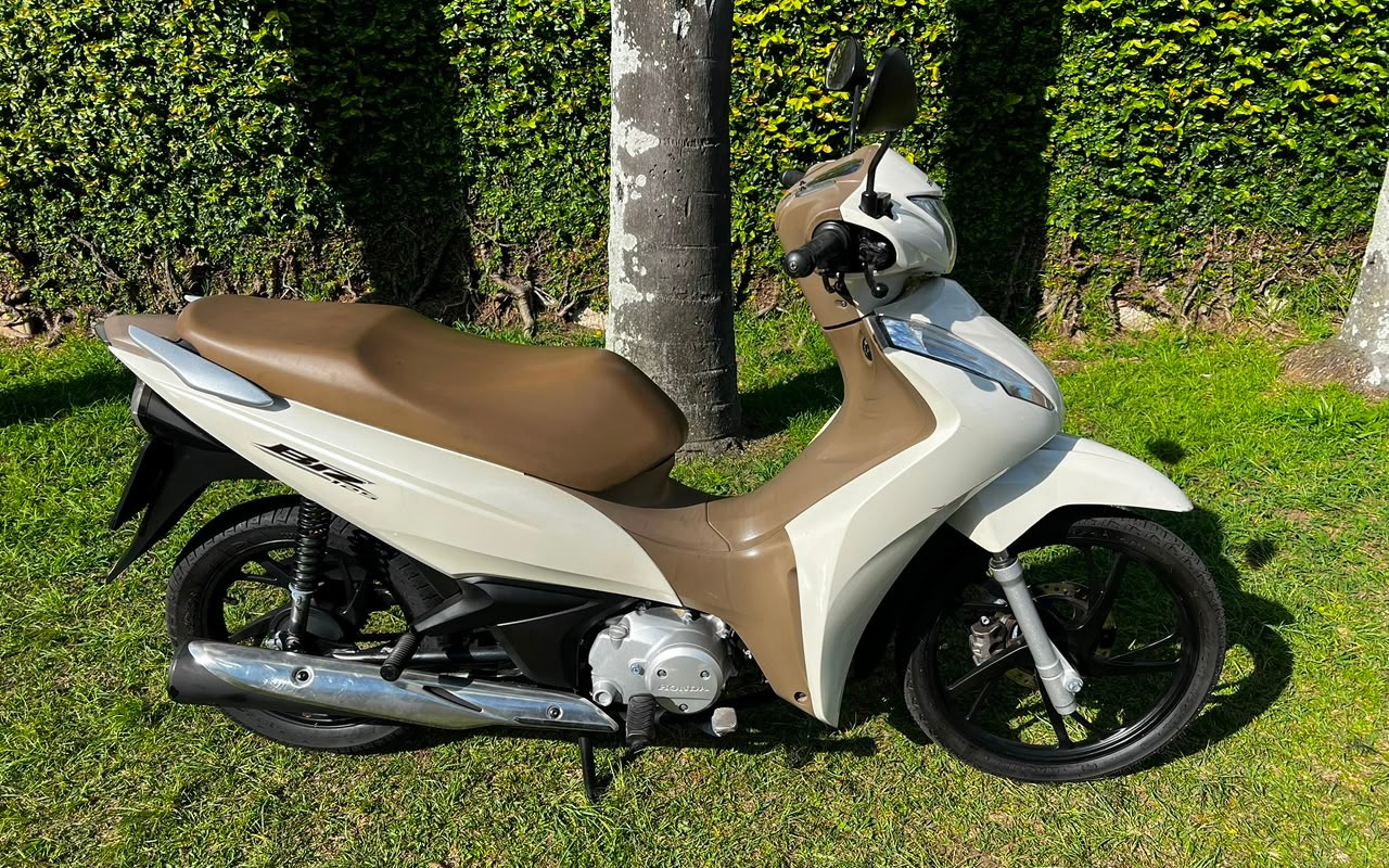 imagem-https://www.socarrao.com.br/sc-vehicle-images-prod/2945531/1785433781248-V2hhdHNBcHAgSW1hZ2UgMjAyNi0wNy0zMCBhdCAxNC4zNi41MSAoMikuanBlZw.jpeg