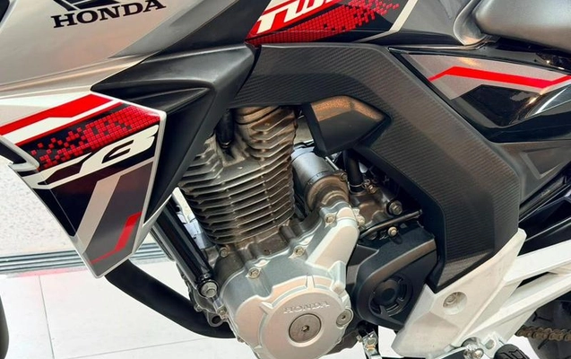 imagem-https://www.socarrao.com.br/sc-vehicle-images-prod/2947395/1789400036808-8195935_0_B_bb8c1f88cd.jpeg