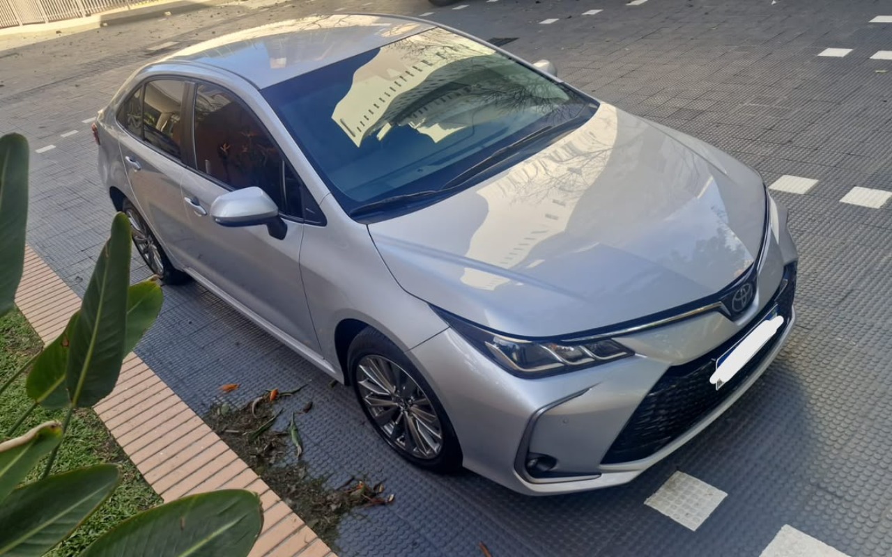 Toyota Corolla 2024 Prata — foto 1 de 3