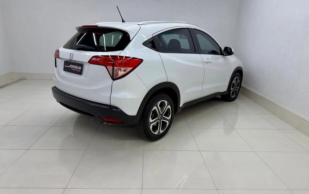 imagem-https://www.socarrao.com.br/sc-vehicle-images-prod/2950077/1788387907474-8333874_7_B_05fff6fd33.jpeg
